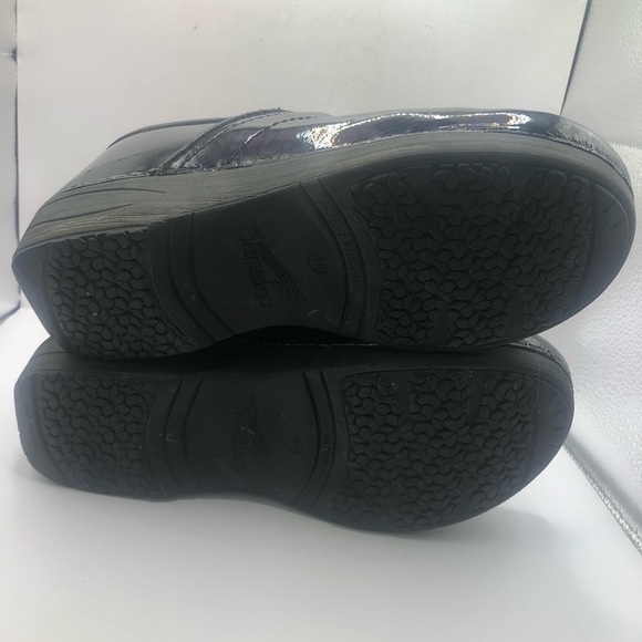 Dansko professional size 40 Glossy Patent leather look US9.5-10 - Picture 6 of 7